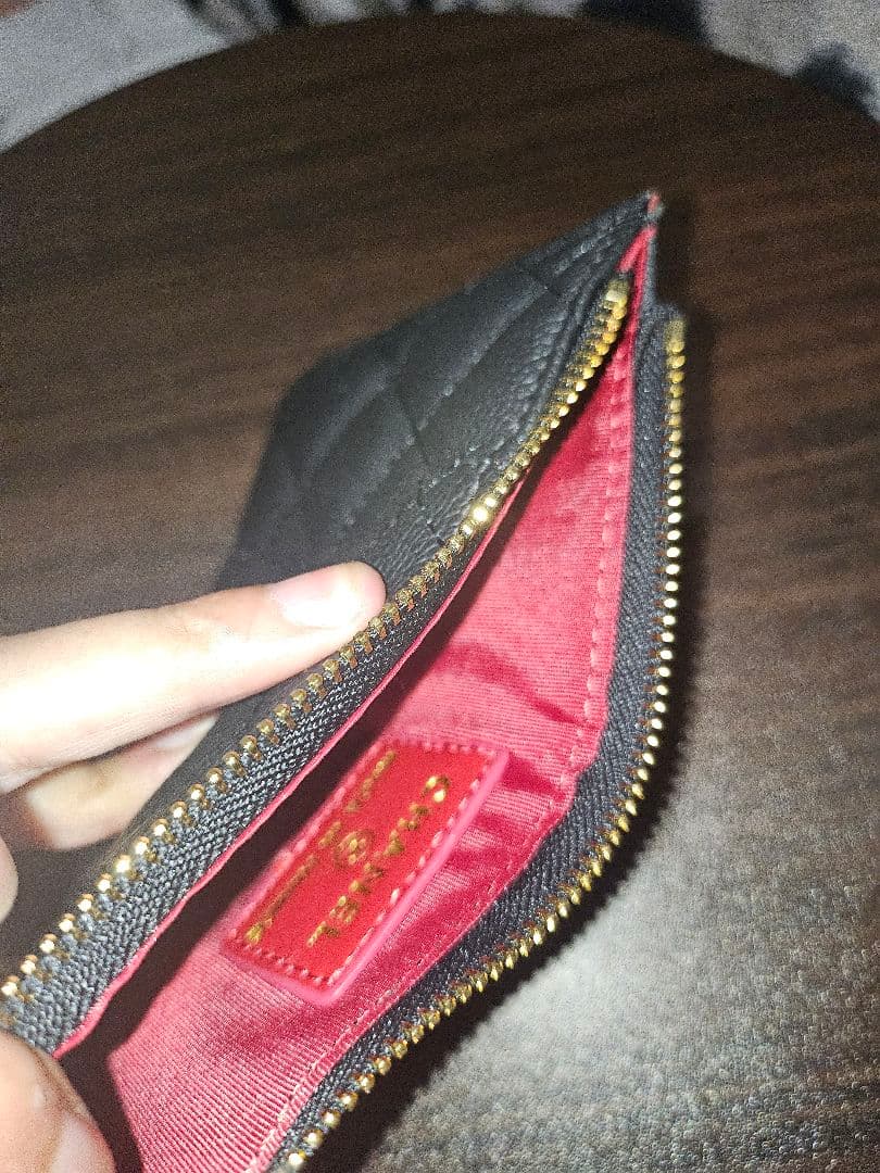 黒のキルティングレザー財布