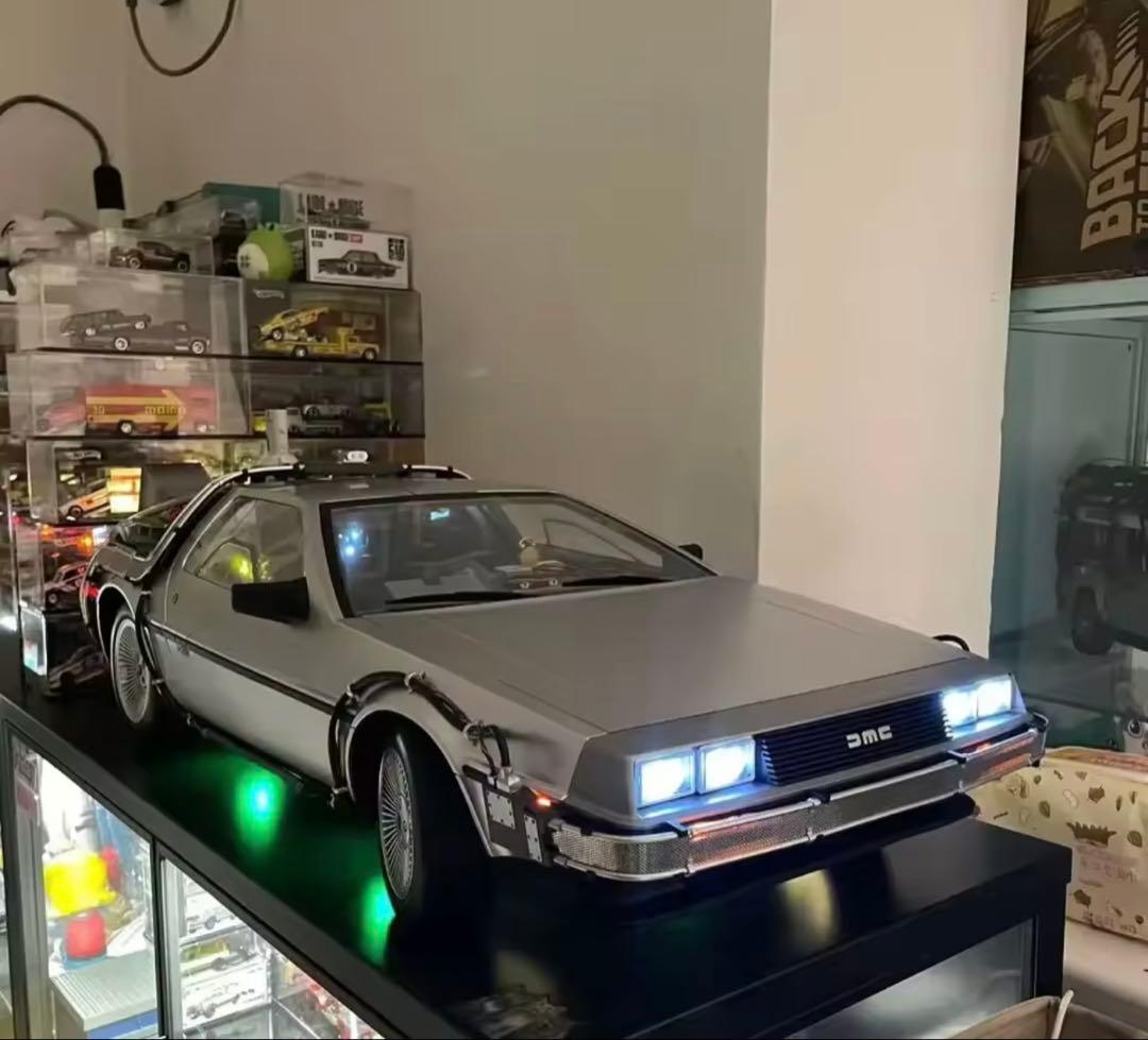1/6ホットトイズ バックトゥザフューチャー パート2 デロリアンタイムマシーン