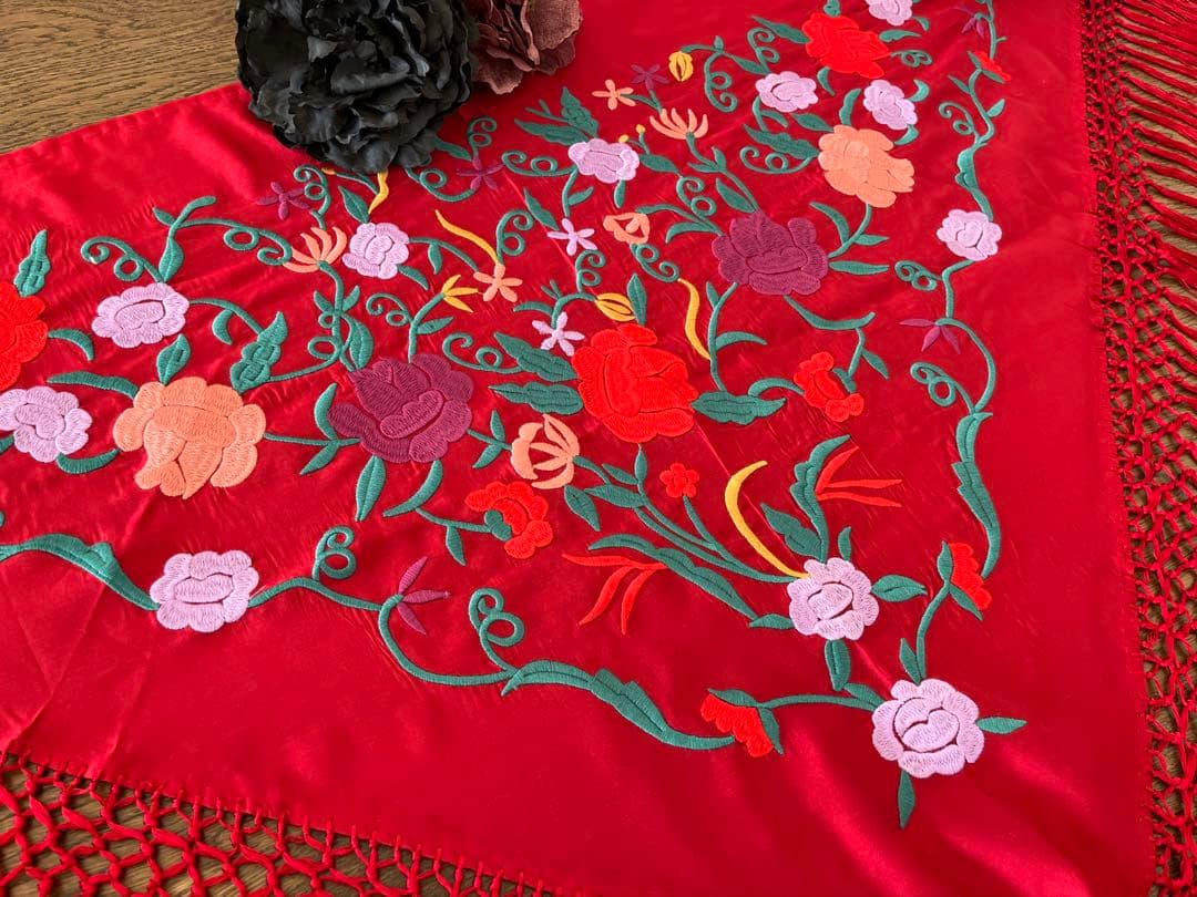 フラメンコ　刺繍シージョ　レッドxマルチカラー花柄刺繍　レッドフレコ