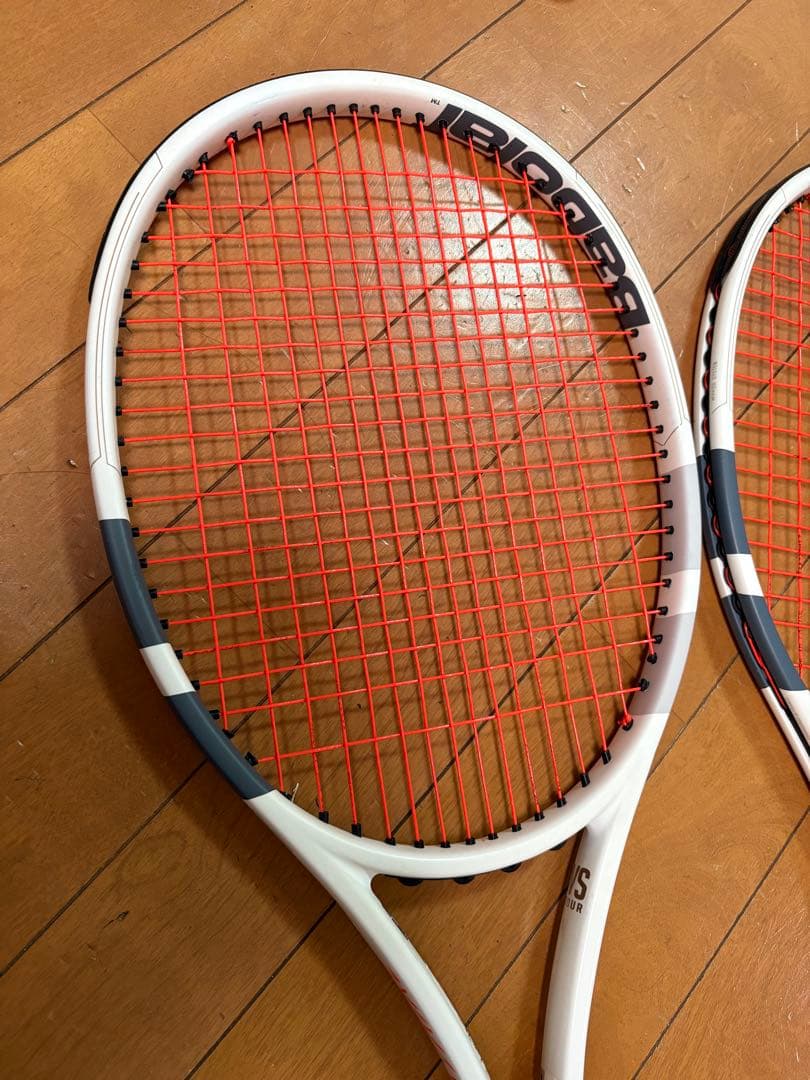 Babolat ピュアストライクVSツアー　2本セット おまけガット付き