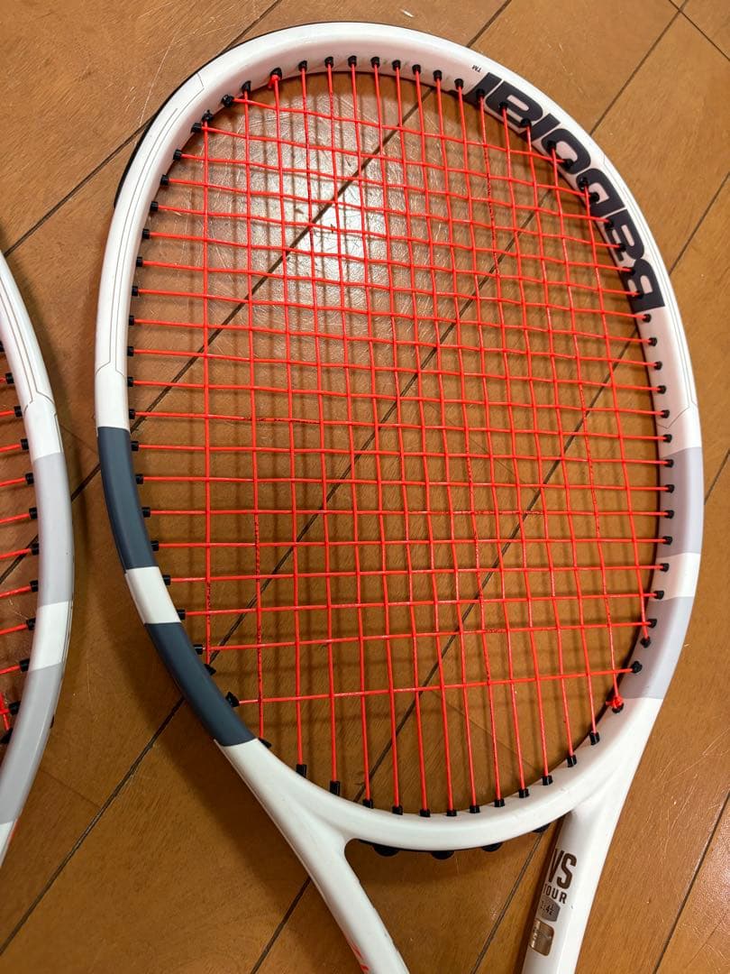 Babolat ピュアストライクVSツアー　2本セット おまけガット付き