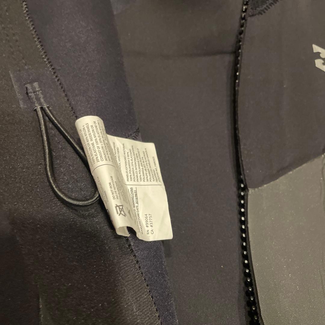 Billabong M ブラック ウェットスーツ シーガル