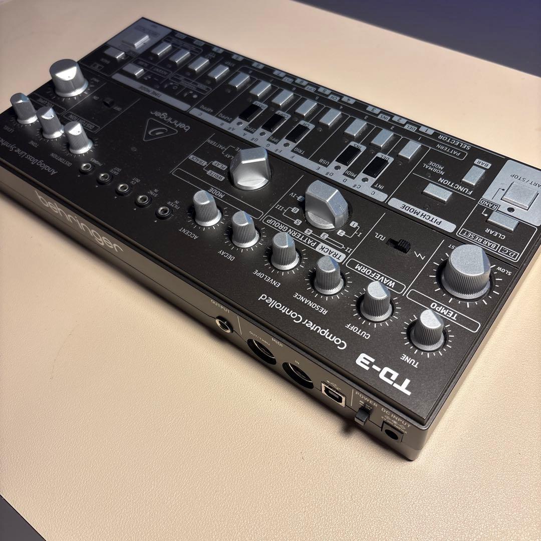 Behringer TD-3 アナログベースラインシンセサイザー
