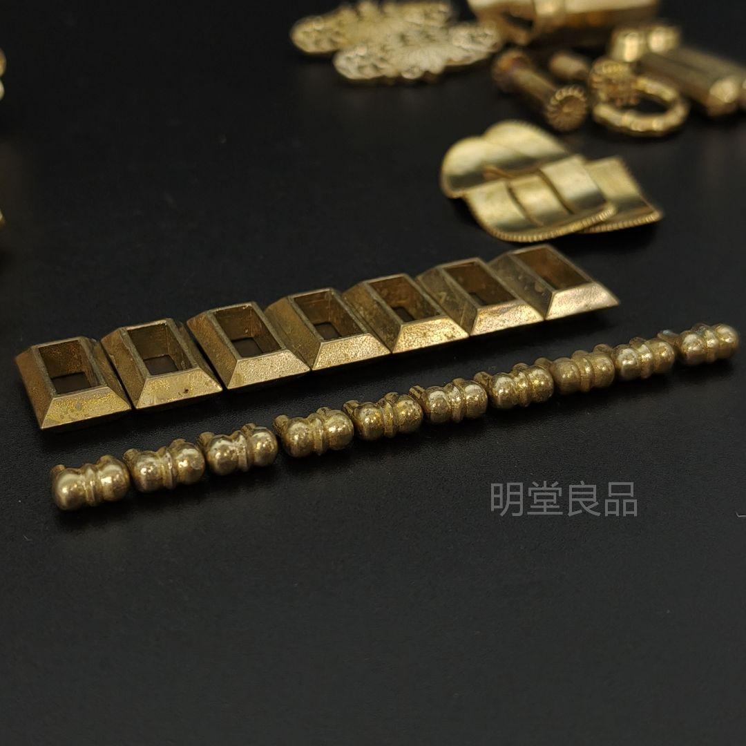 衛府太刀　金具　刀鍔 　柄鞘金具一式　家紋の図　五七の桐　切羽　目釘　鐺　太刀拵