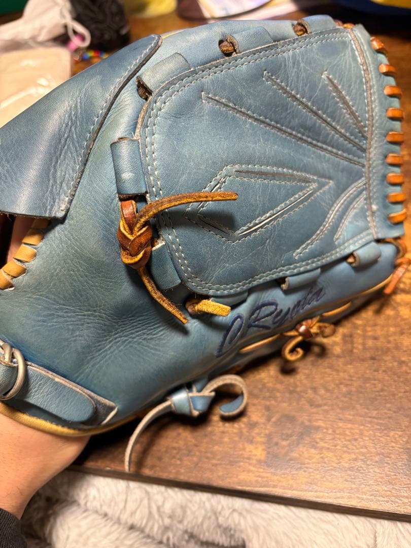 軟式　投手用グローブ　アシックス