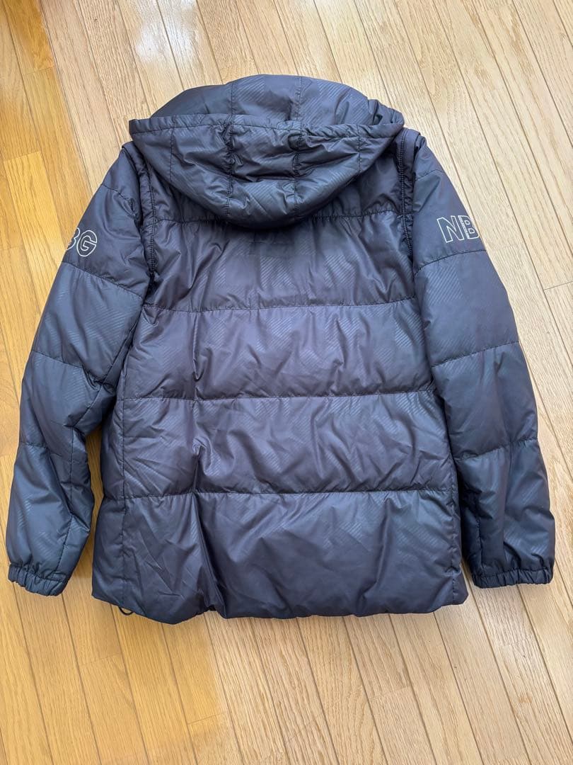 フード付き ダウンジャケット（袖脱着式）