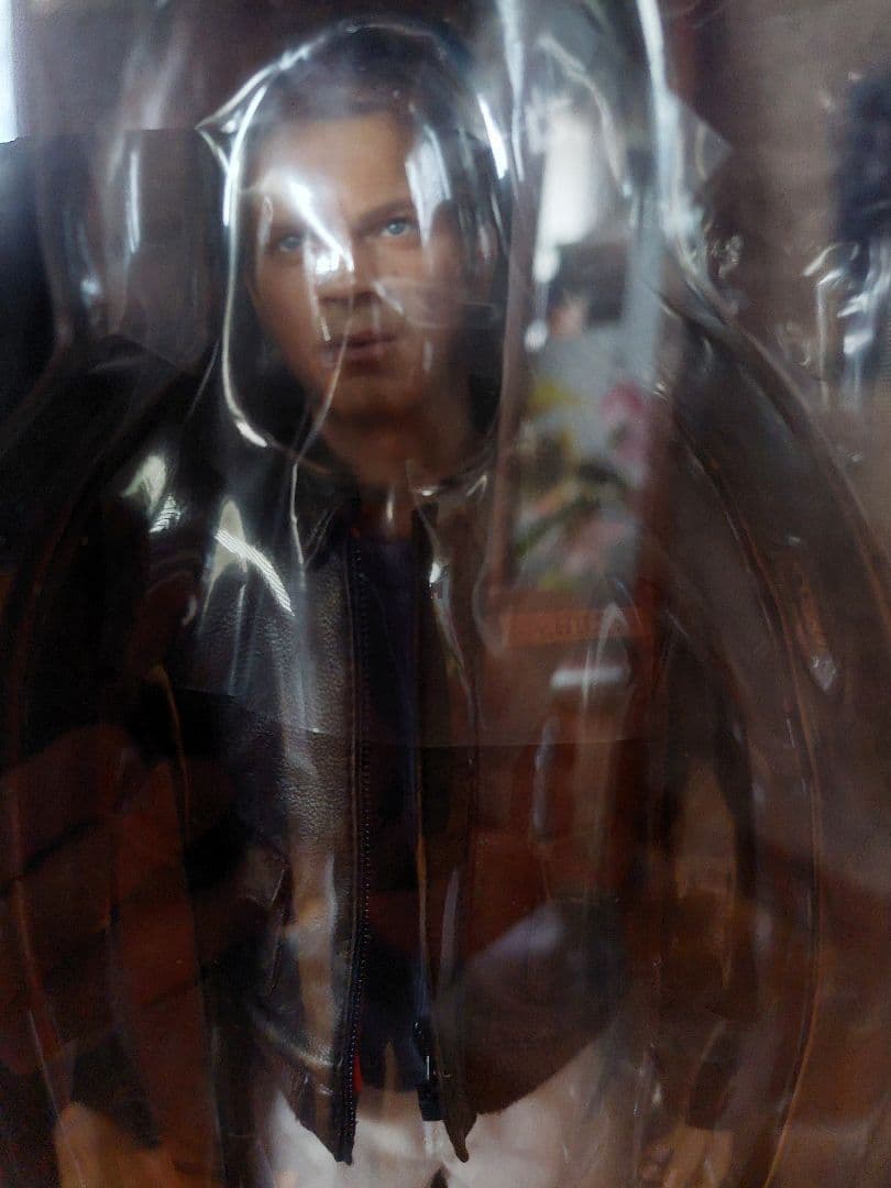 スターエーストイズ　スティーブ•マックイーン　大脱走デラックスフィギュア