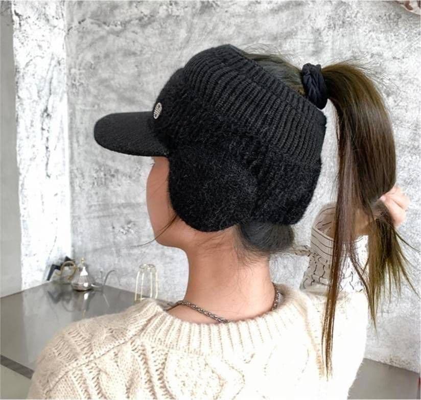 サンバイザーホワイト ニット帽 ゴルフ スポーツ　防寒 耳カバー 毛糸 ファー