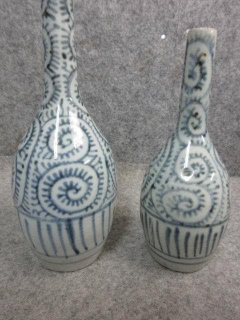 古伊万里 染付 蛸唐草模様 御神酒 徳利 2本 [B24439]