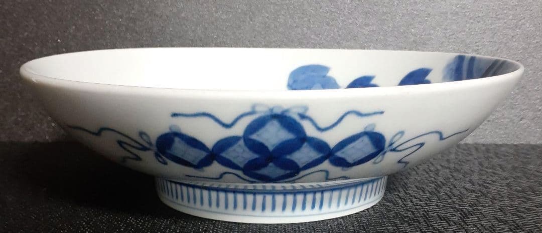 江戸時代後期　後期藍鍋島　芙蓉文様　裏面　七宝繋ぎ文様　櫛高台　21.4cm鉢