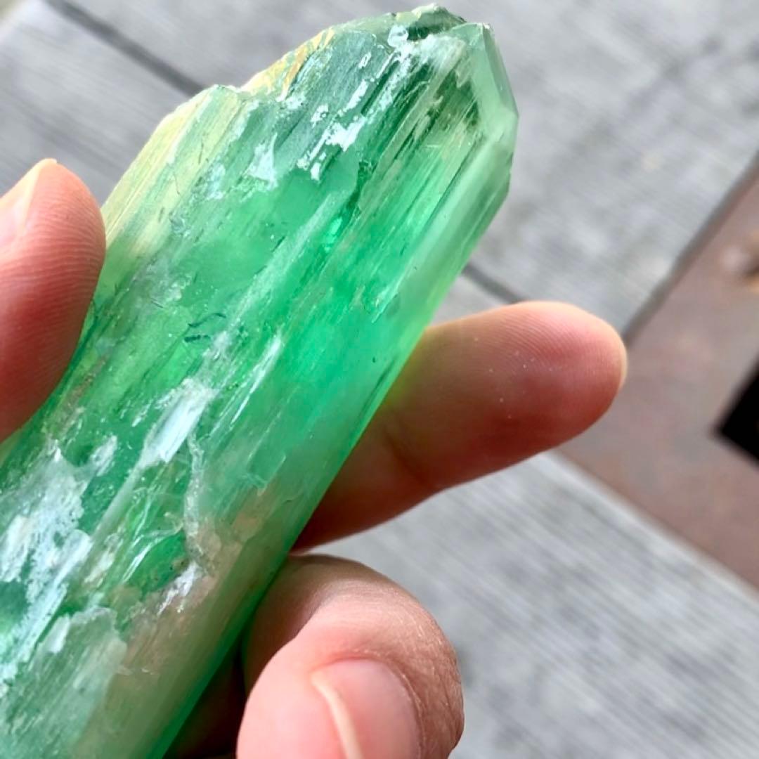 巨大ヒデナイト結晶/グリーンスポーデュメン/クンツァイト