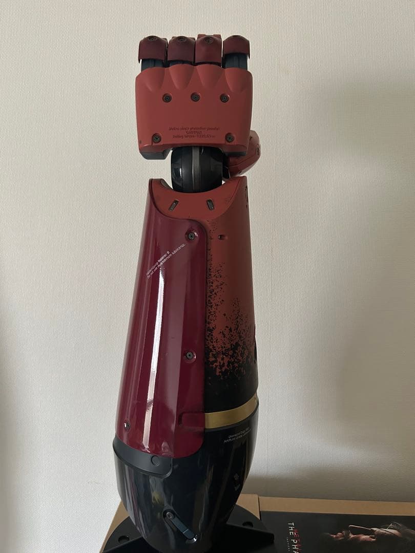 メタルギアソリッド5 バイオニックアーム 1/1スケール＋レガシーコレクション