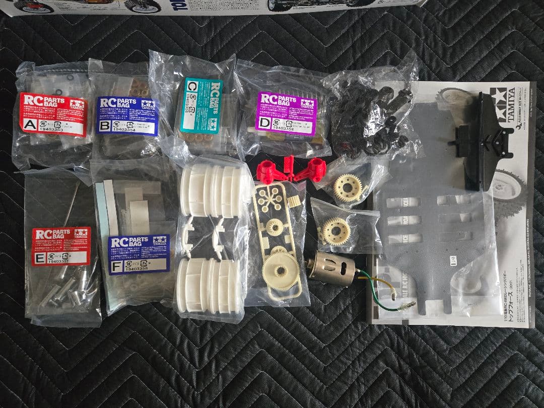 【未組立】 タミヤ トップフォース (2017) 復刻RC