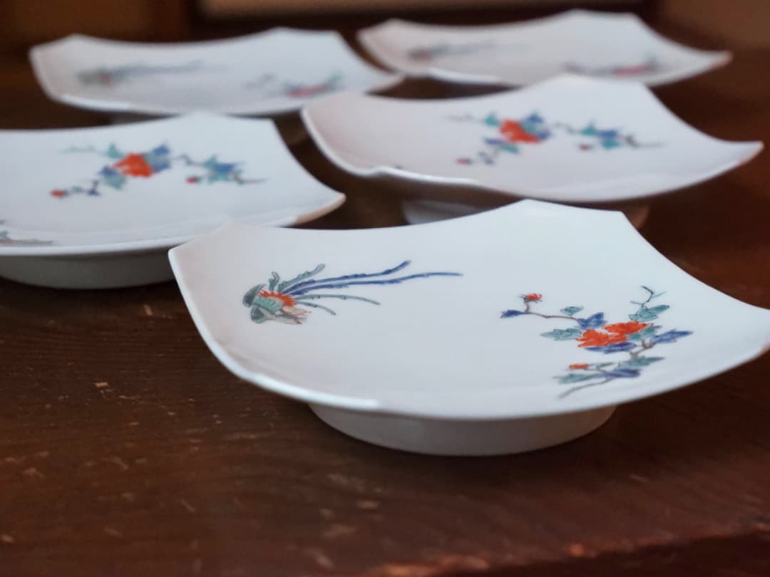 十二代 酒井田柿右衛門　錦牡丹鳳凰　菓子皿　有田焼　箱付　Q2266