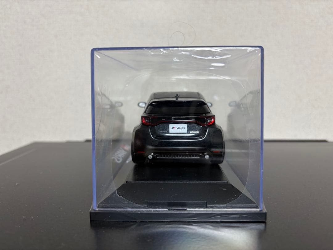 GR YARIS カラーサンプル プレシャスブラックパール