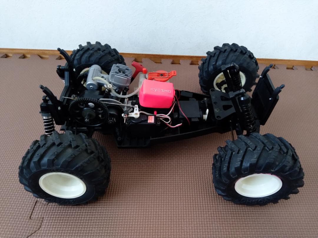 京商1/10GPオフロードカー シトロエン2CVボディ付き エンジンカー