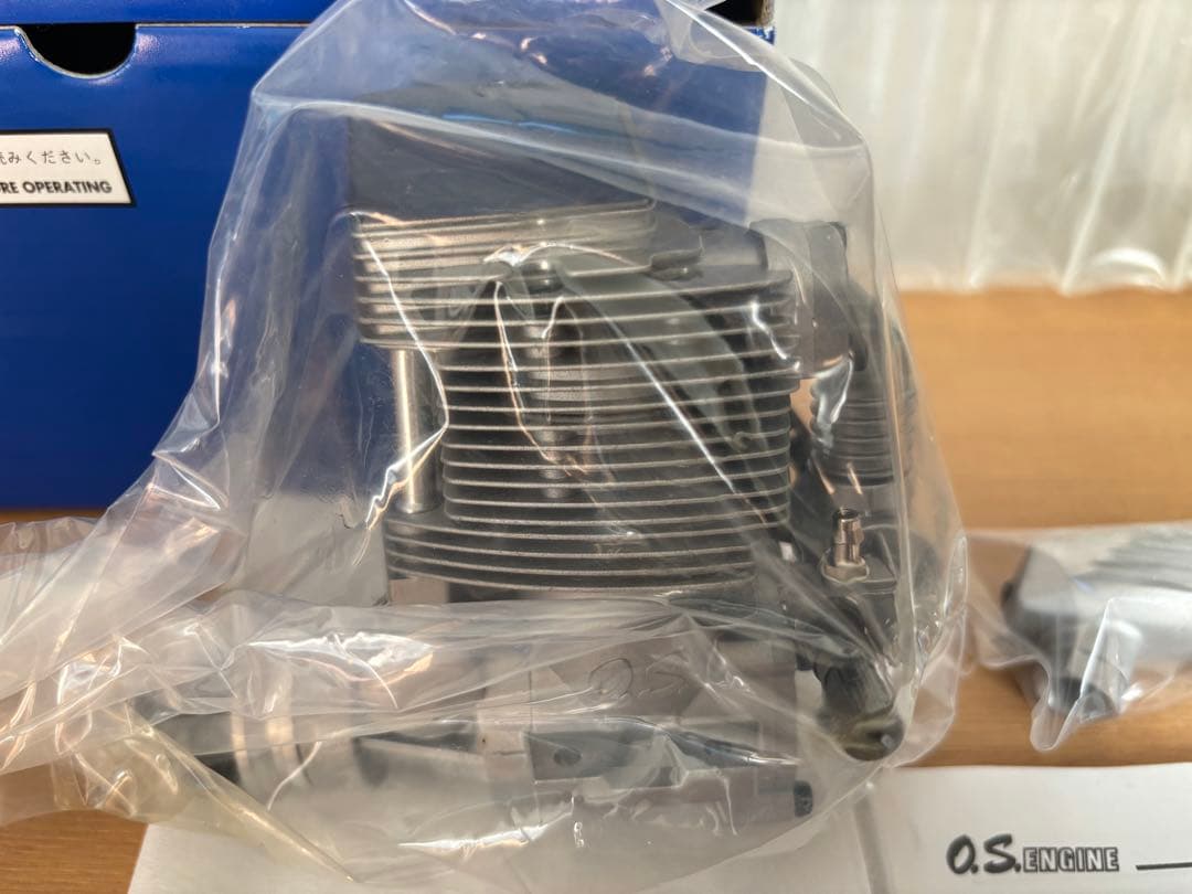 O.S 飛行機用4ストロークエンジン　FS-72α 【未使用】