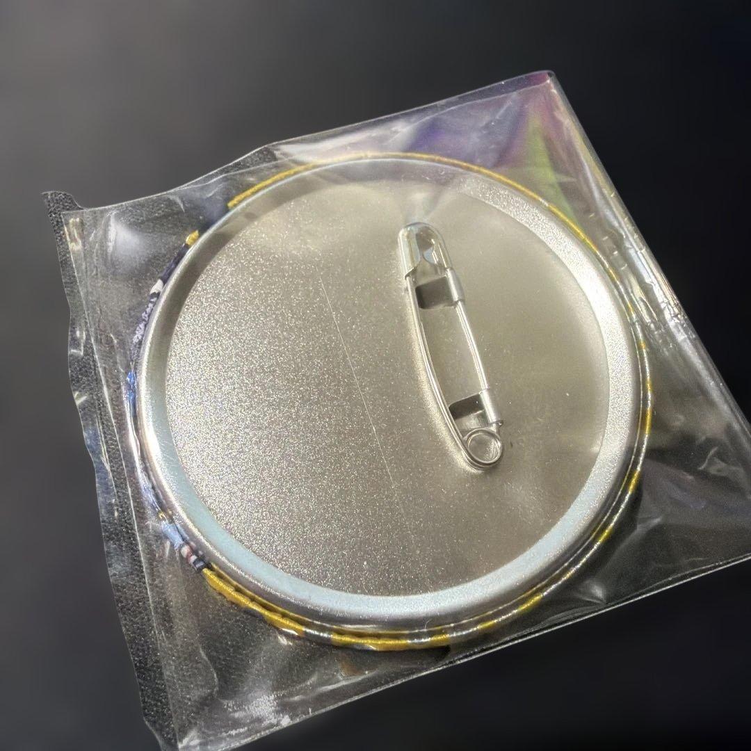 僕の心のヤバイやつ C100 山田杏奈 ホログラム缶バッジ　コミケ　秋田書店