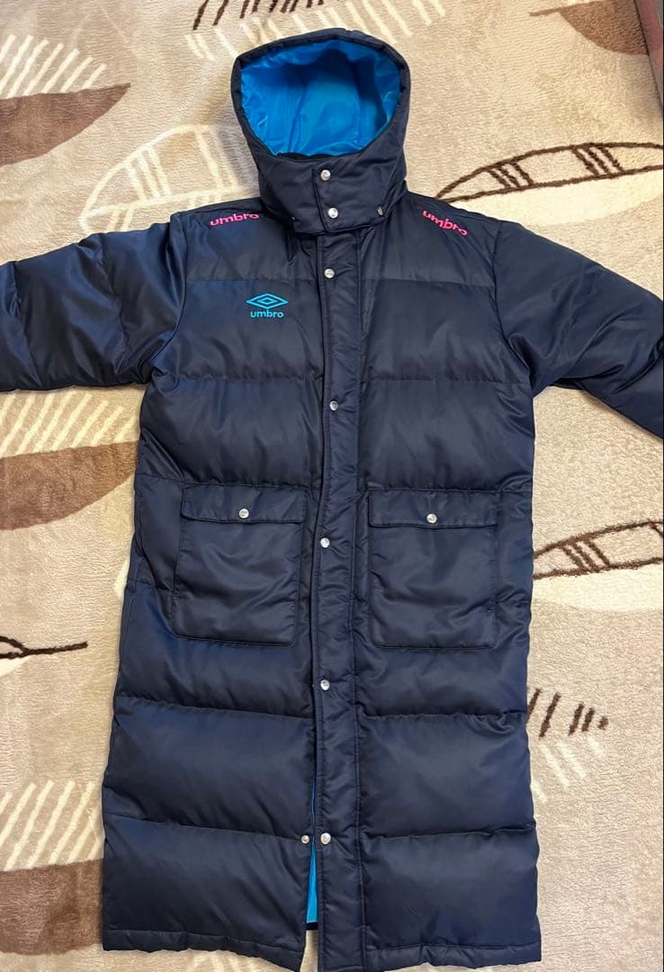 ［美品］umbro　ロングダウンコート　 ベンチコート　ネイビー フード付　L
