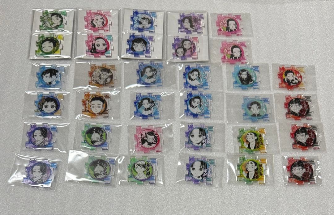 鬼滅の刃　繋がるアクリルパズル　冨岡義勇　胡蝶しのぶ　炭治郎　伊之助　セット