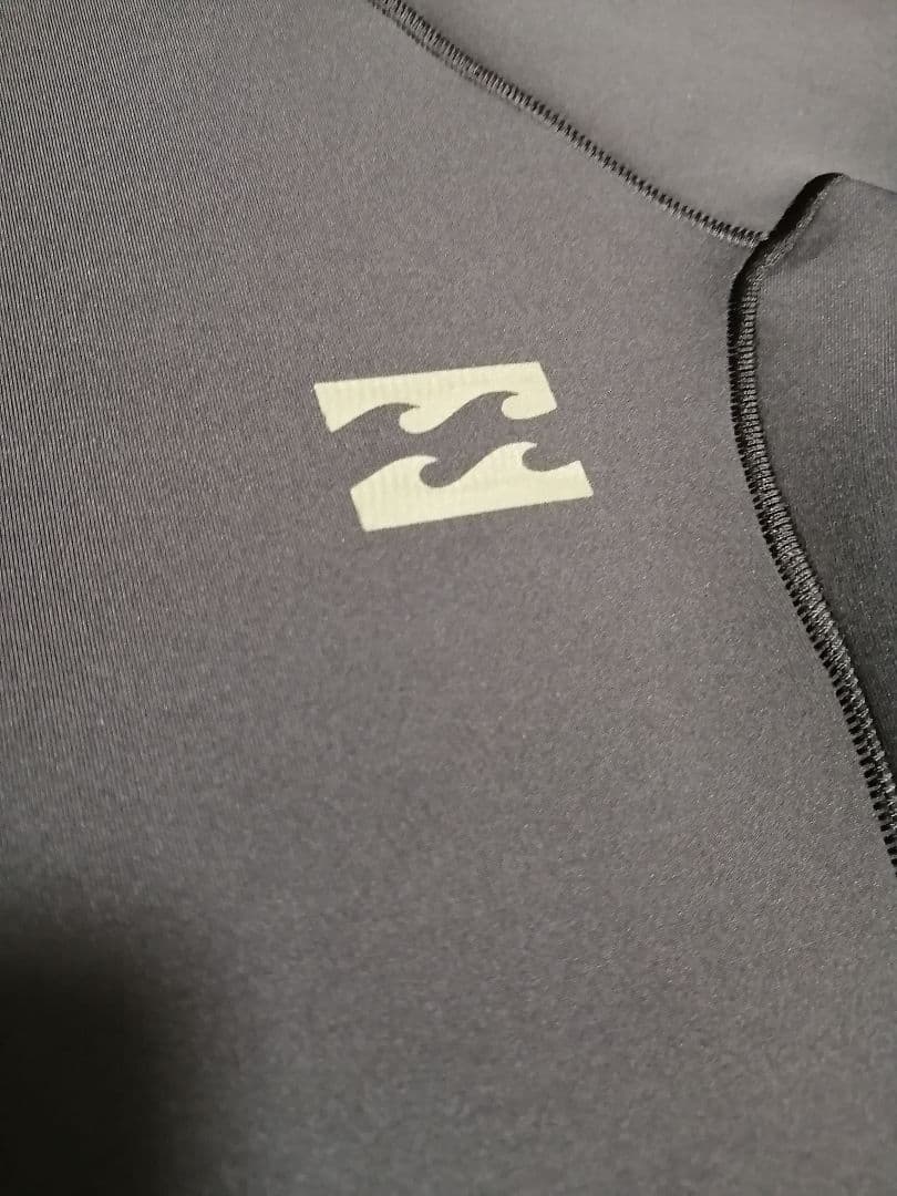 【新品未使用品】ビラボン タッパー Ｍサイズ 定価19800円 ブラック