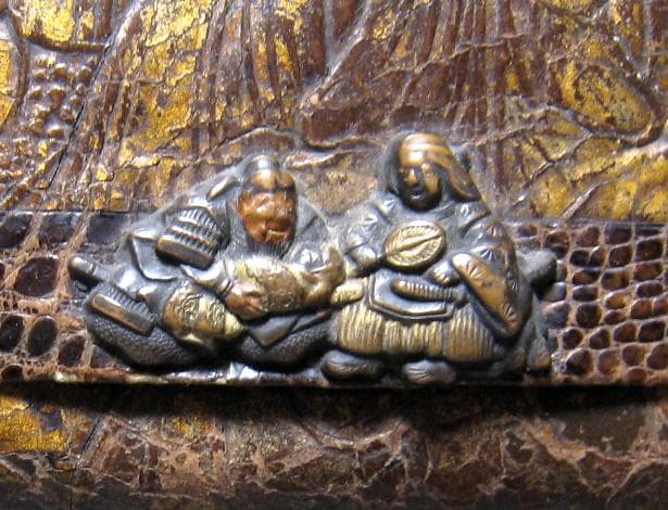 金唐革　花文　煙草入　煙管入　夫婦図　彫金　金具　瑪瑙　緒締　革製　提げ物　骨董