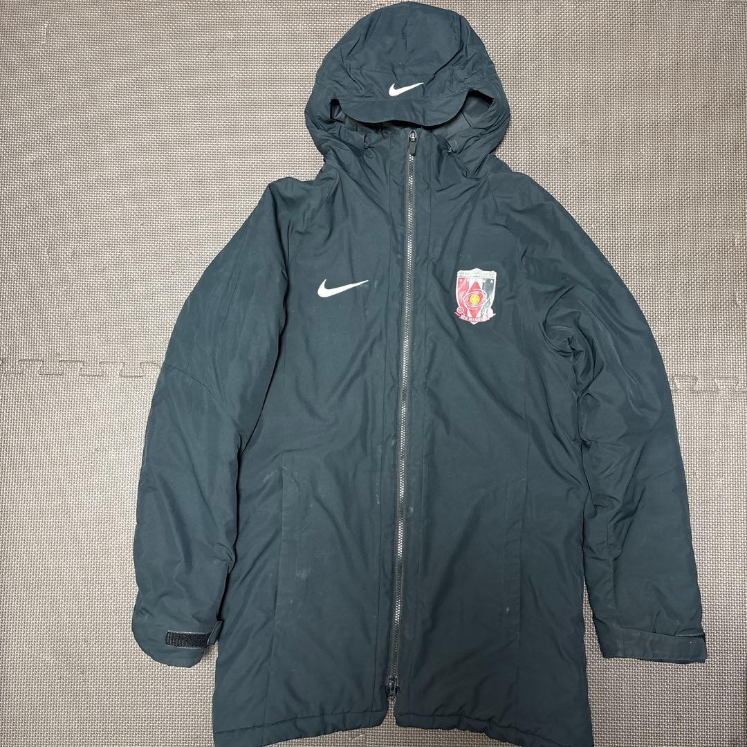 浦和レッズベンチコート 黒 フード付き