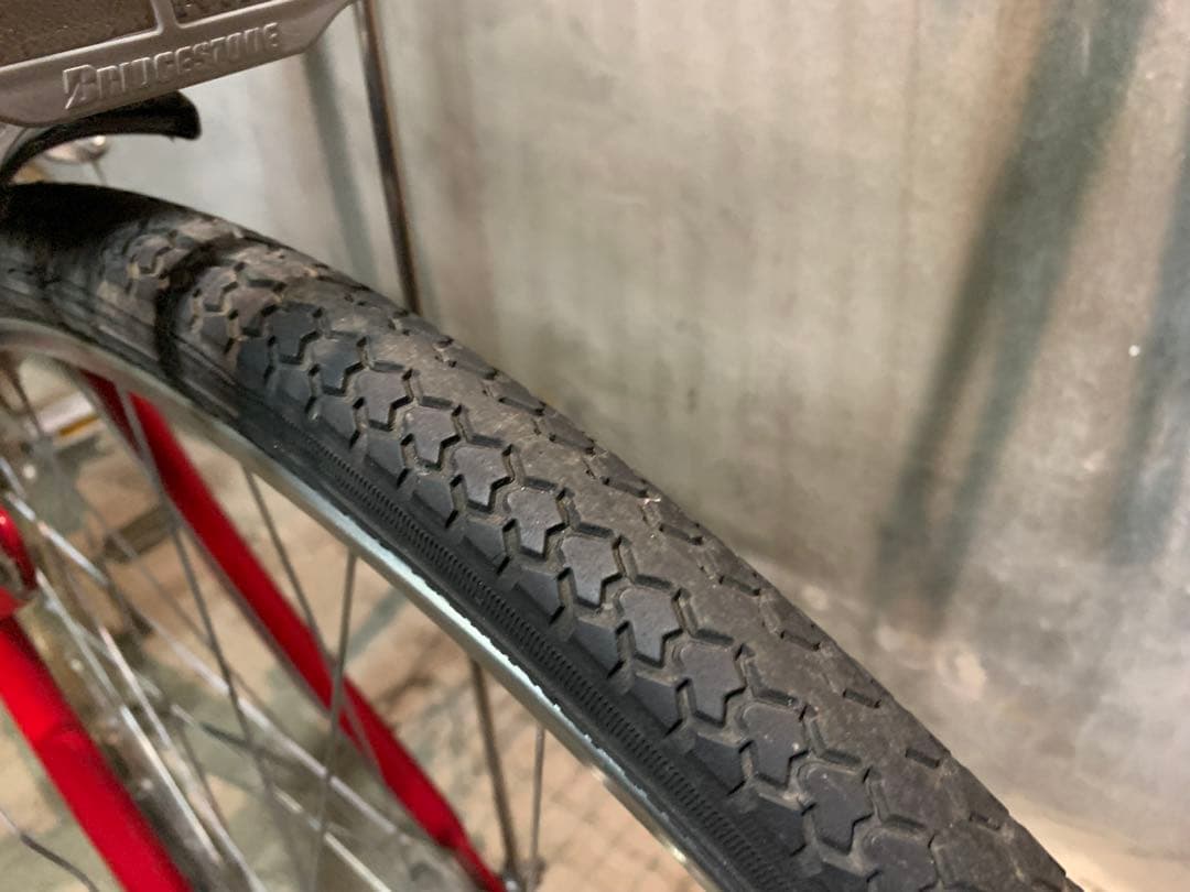 赤 シティサイクル 26インチ バスケット付き