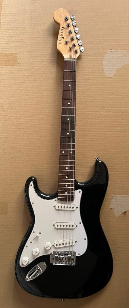 ゆ*ゆ様 フォトジェニック　ストラトキャスター　レフティータイプ　アーム付き