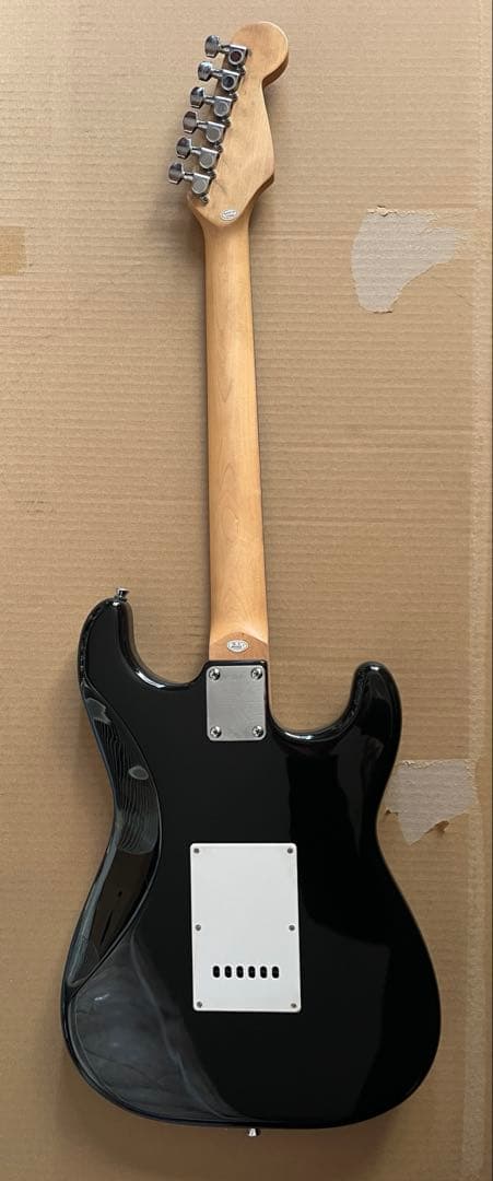 ゆ*ゆ様 フォトジェニック　ストラトキャスター　レフティータイプ　アーム付き