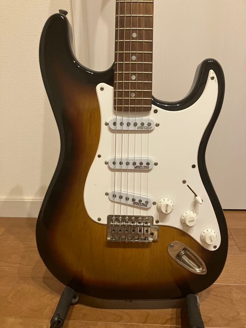 エレキギター　レジェンド　ストラトタイプ
