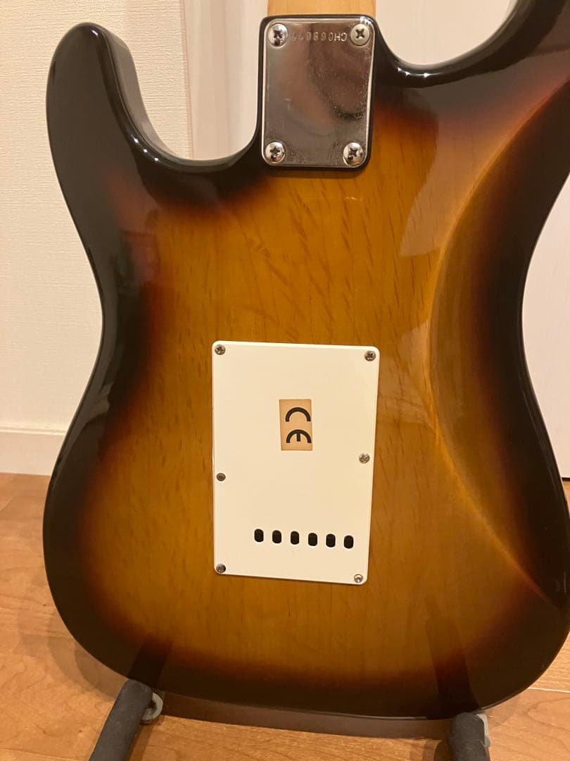 エレキギター　レジェンド　ストラトタイプ