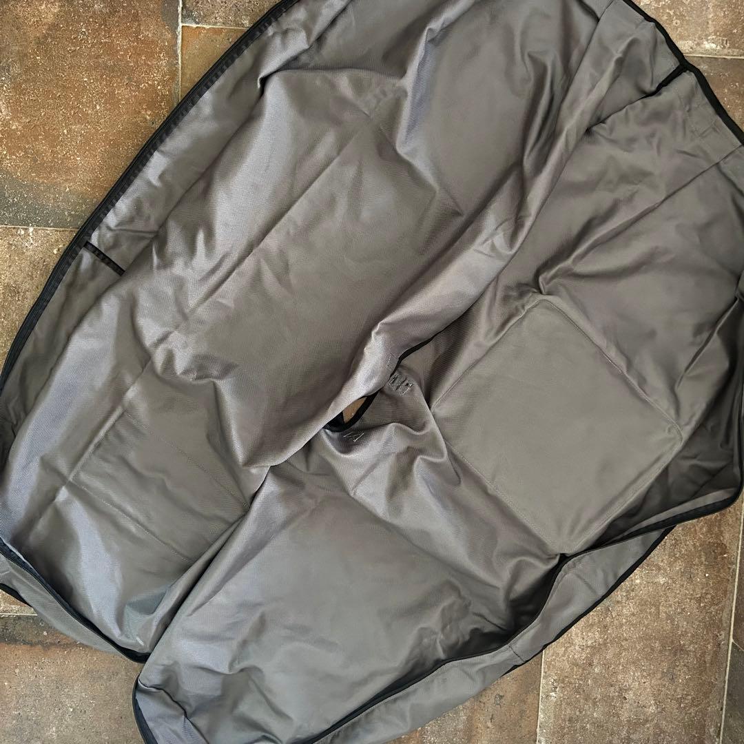 Dance With Dragon トラベルケース　グレー　トラベルカバー