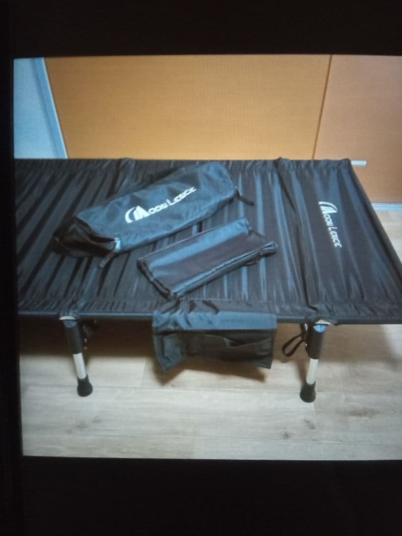 ソロキャンプにオススメ4点セット　テントやコット、テーブル等あります