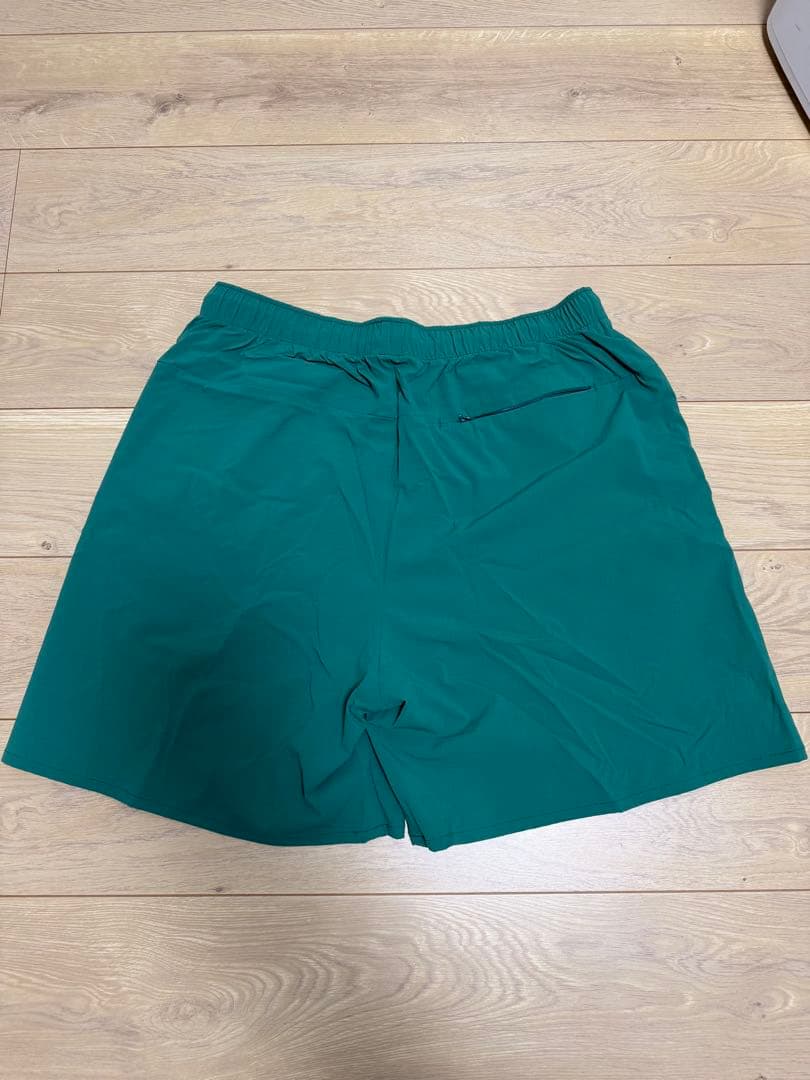 ballaholic グリーンショートパンツ