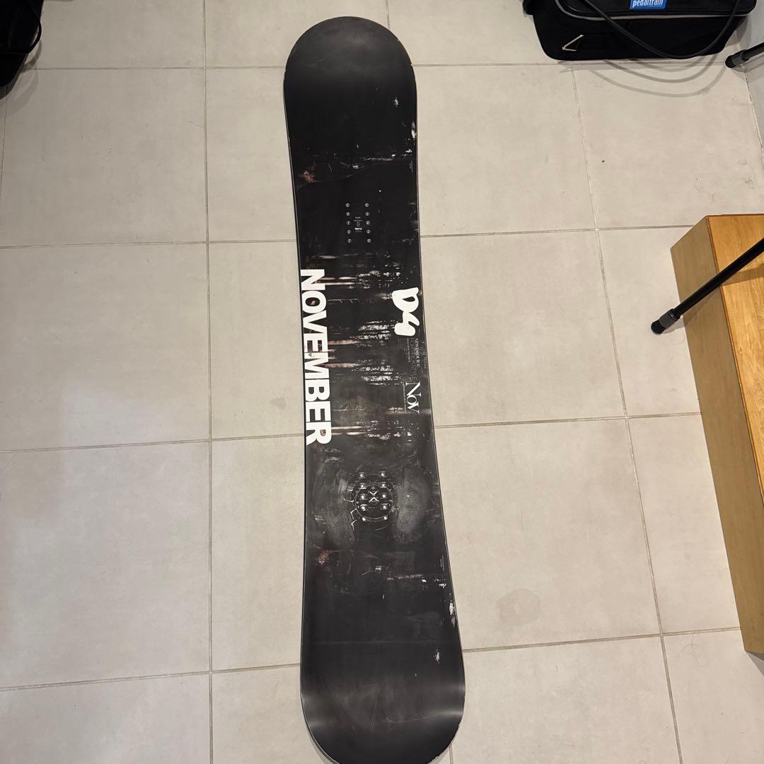 【週末値下げ】D FOUR スノーボード November 150