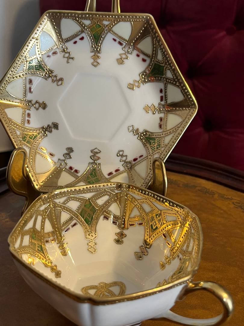 オールドノリタケ　メイプルリーフ印　六角形 金箔装飾 カップソーサー