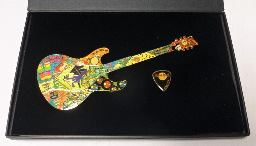 ハードロックカフェ　30周年記念　ギターパズルピン