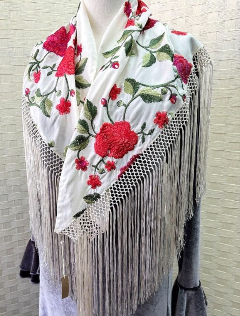 マンサニージャ　フラメンコ　シージョ　ホワイト　シルク　刺繍