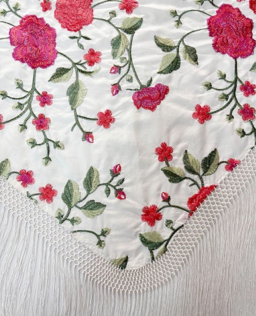 マンサニージャ　フラメンコ　シージョ　ホワイト　シルク　刺繍