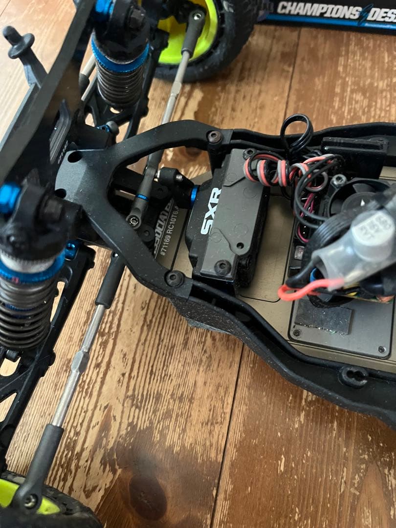 ASSOCIATED T6.4オフロードバギー