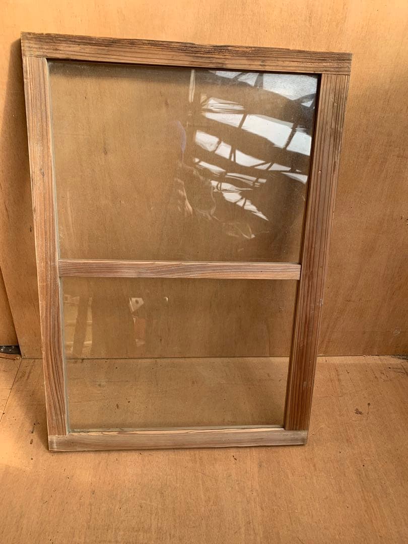 ジジハル　戦前古い木枠ゆらゆらガラス戸2分割　てんぽ建具古家具仕切り古民家