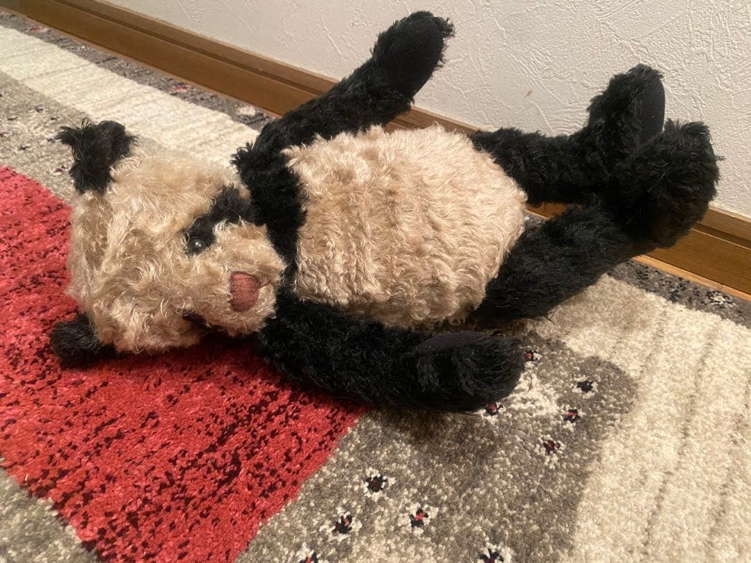 あどけないパンダ ぬいぐるみ