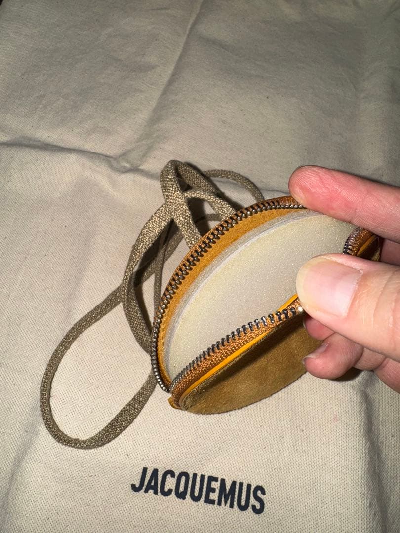 即発送可能　 JACQUEMUS スエード円形ポーチ