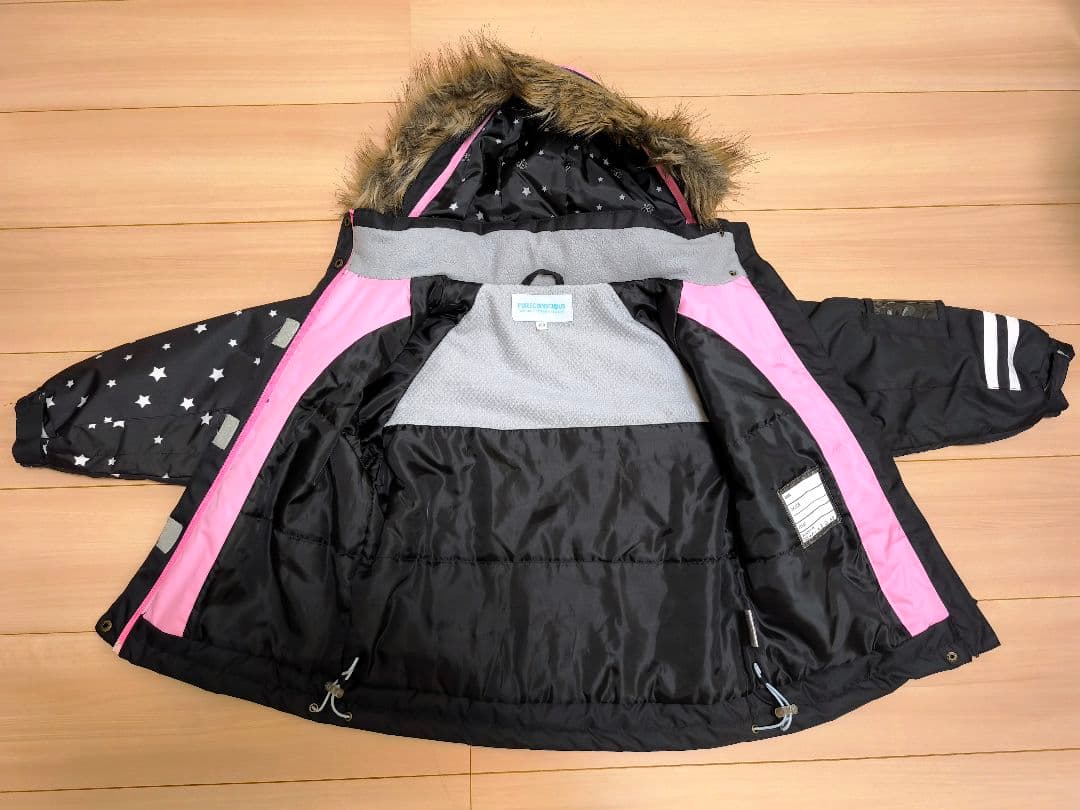 キッズ雪遊び4点セット　スキーウェア　ジャケット　ズボン　ゴーグル　スノーブーツ