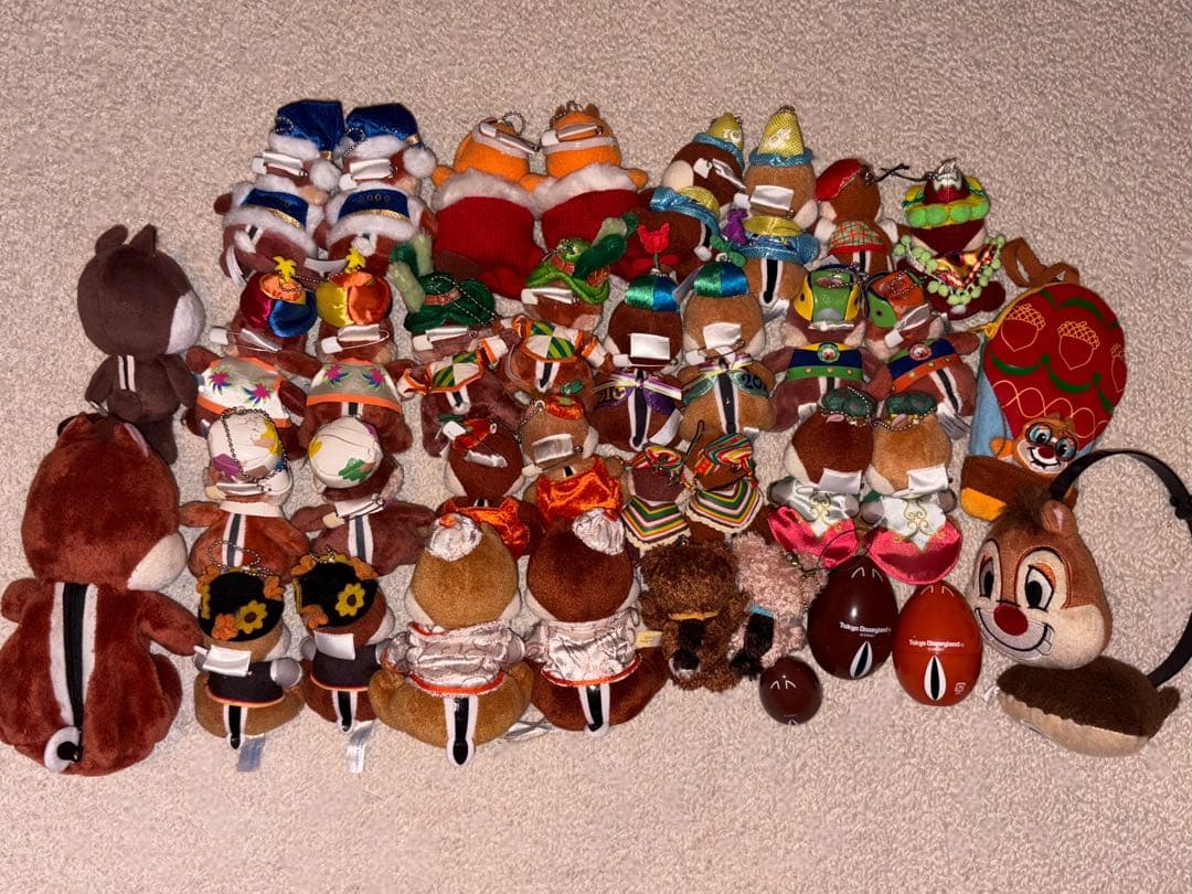 チップとデールまとめ売り ぬいぐるみバッジ ぬいぐるみストラップ等 37個