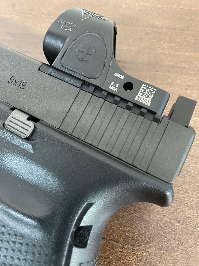 東京マルイ　GLOCK17 GEN5 MOS ドットサイト　ライト付　グロック