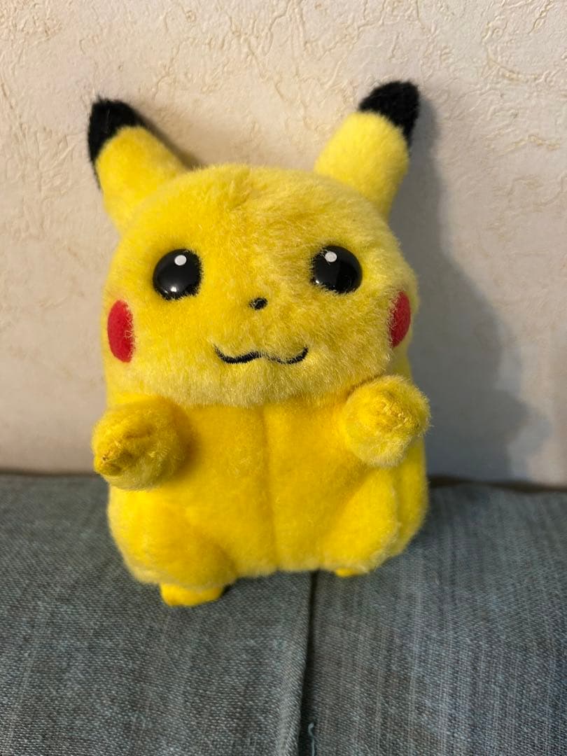 ピカチュウ　初期　TOMY ぬいぐるみ