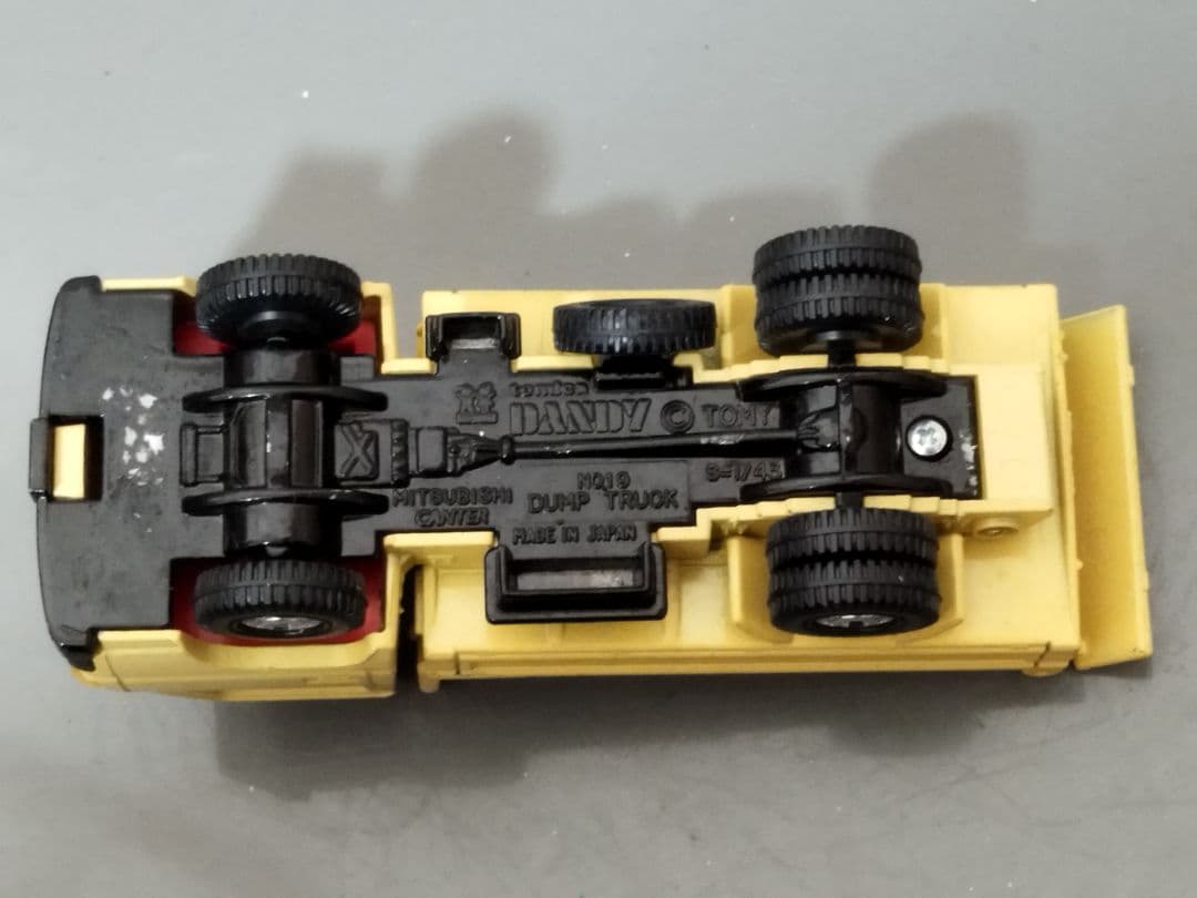 ●トミカ ダンディ 三菱 キャンター ダンプ トラック ミニカー