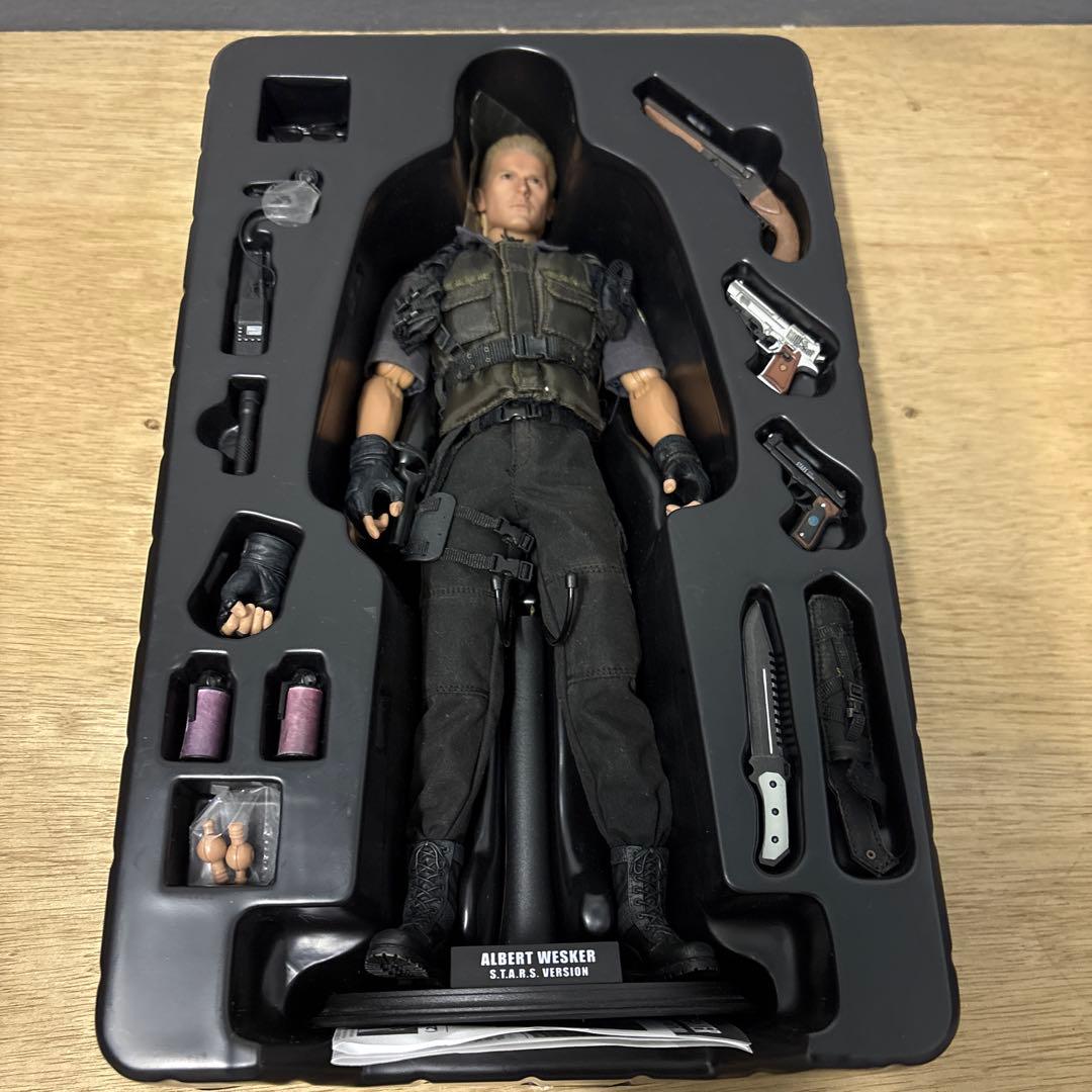ホットトイズ バイオハザード5 アルバート・ウェスカー S.T.A.R.S版